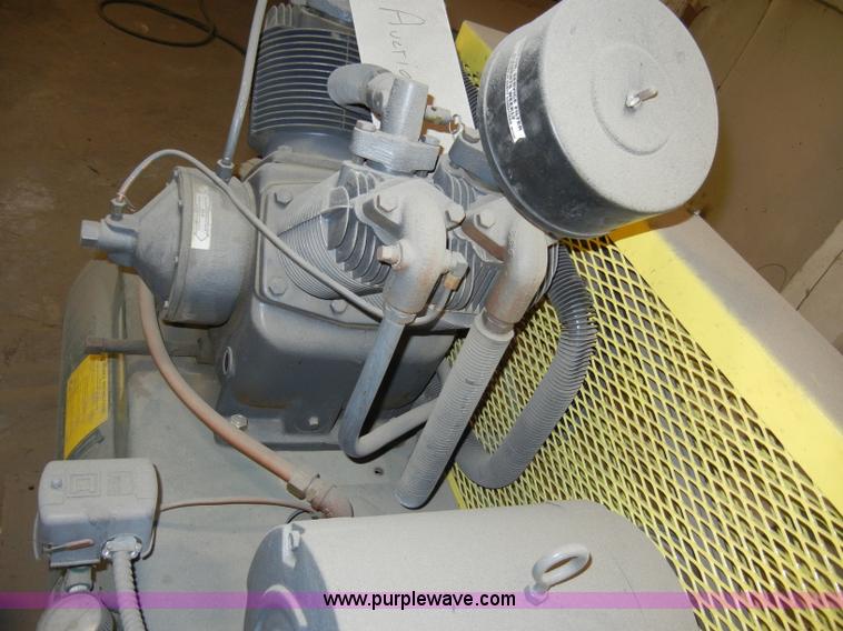 image for item H9092 1989 Rol-air 200 gallon air compressor