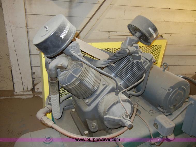 image for item H9092 1989 Rol-air 200 gallon air compressor