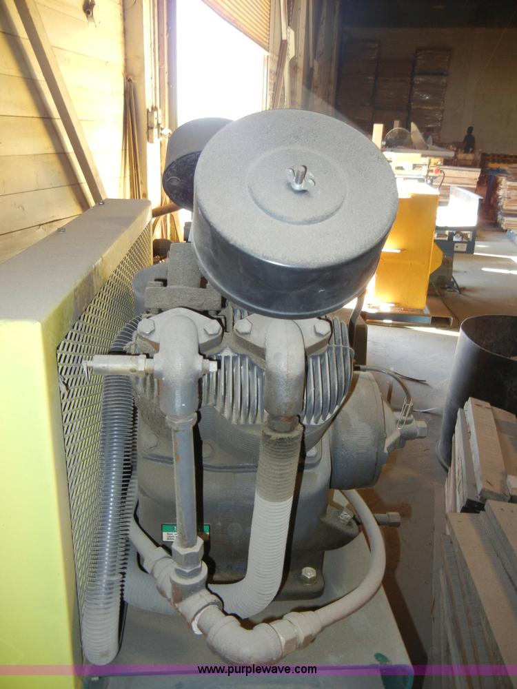 image for item H9092 1989 Rol-air 200 gallon air compressor