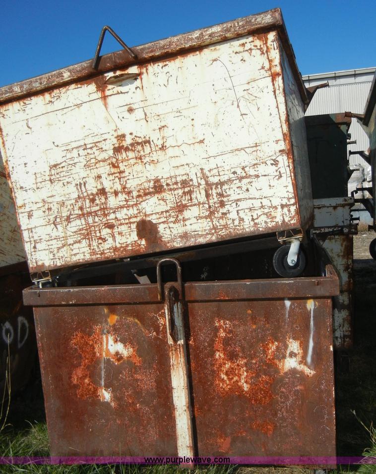 image for item H9099 (12) dumpsters on casters