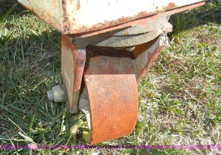 image for item H9100 (4) metal carts