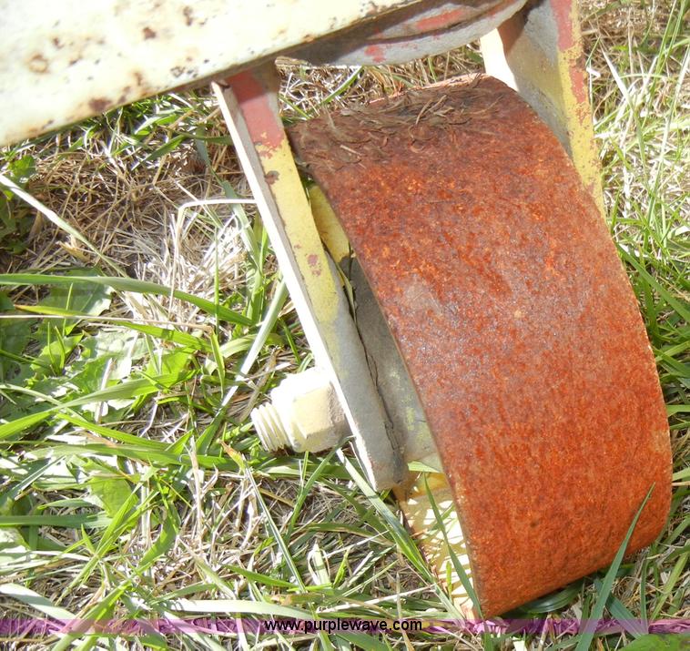 image for item H9100 (4) metal carts