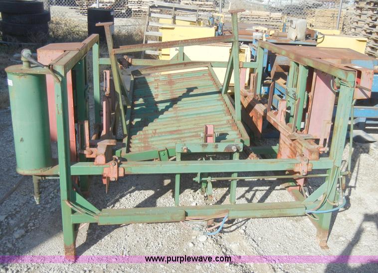 image for item H9101 (2) Willow Creek pallet stackers