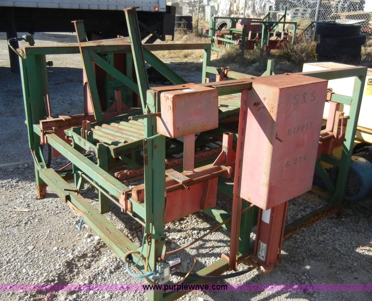 image for item H9101 (2) Willow Creek pallet stackers