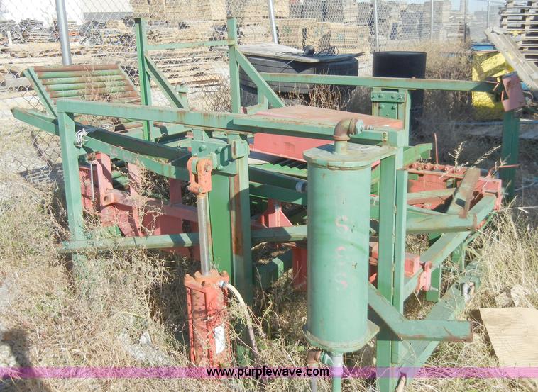 image for item H9101 (2) Willow Creek pallet stackers