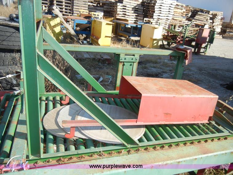 image for item H9101 (2) Willow Creek pallet stackers