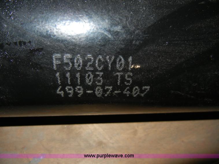 image for item H9128 (2) new hydraulic rams