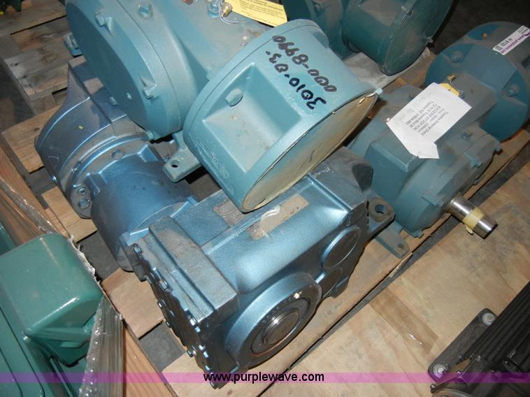 image for item H9132 (8) assorted motors