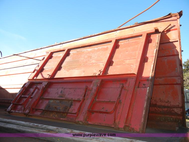 image for item H9196 Tradewind 22' grain bed