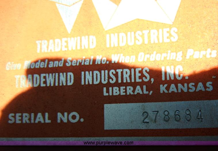 image for item H9196 Tradewind 22' grain bed