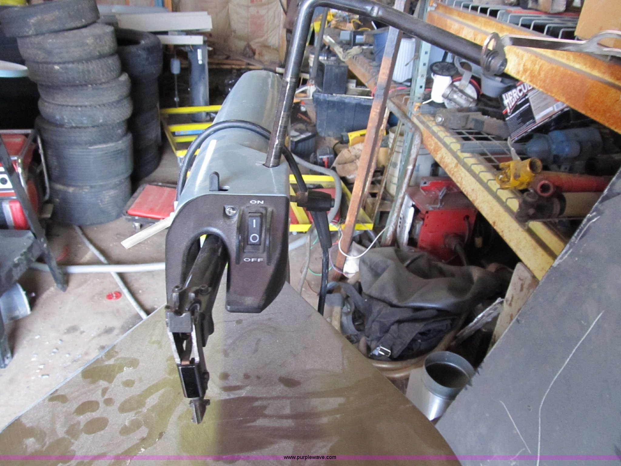 Delta P20 scroll saw in Moberly, MO Item D9264 sold Purple Wave