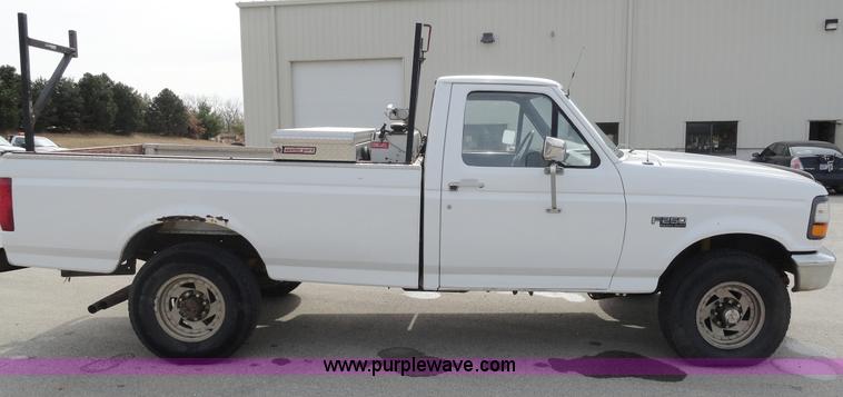 image for item A3275 1997 Ford F250 Heavy Duty pickup truck