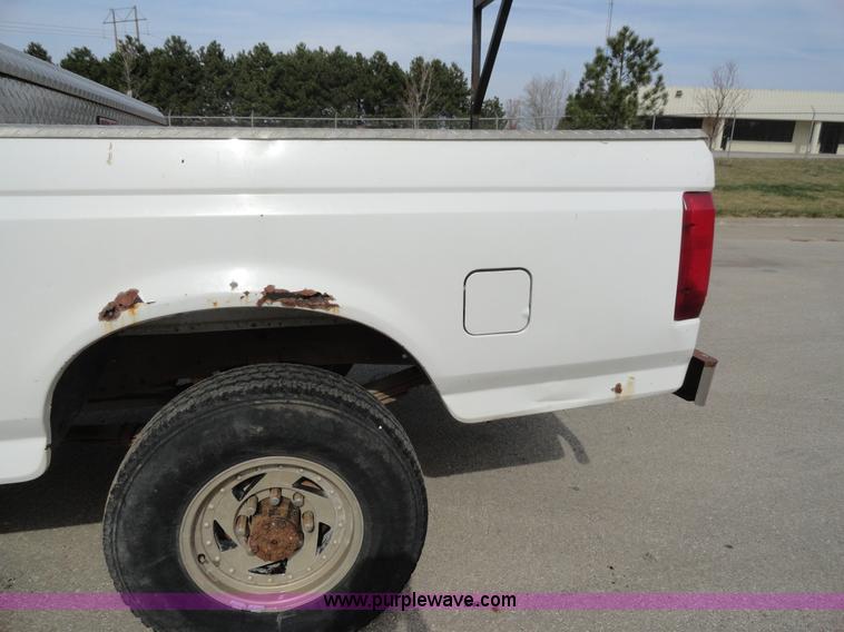 image for item A3275 1997 Ford F250 Heavy Duty pickup truck