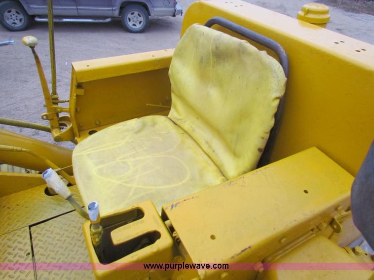 image for item A3503 Caterpillar 977 track loader