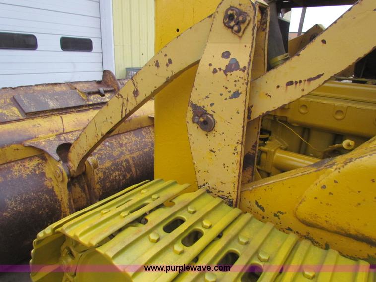 image for item A3503 Caterpillar 977 track loader