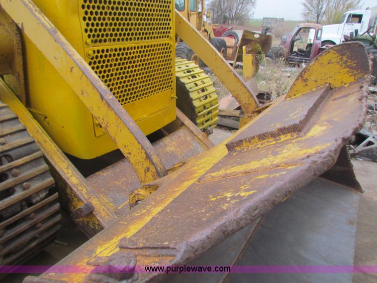 image for item A3503 Caterpillar 977 track loader