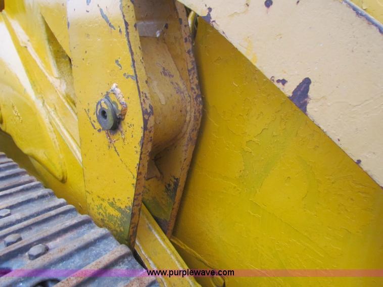 image for item A3503 Caterpillar 977 track loader
