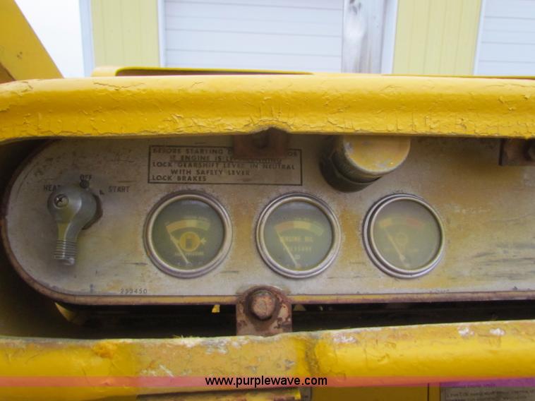 image for item A3503 Caterpillar 977 track loader