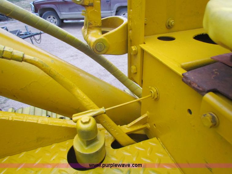 image for item A3503 Caterpillar 977 track loader
