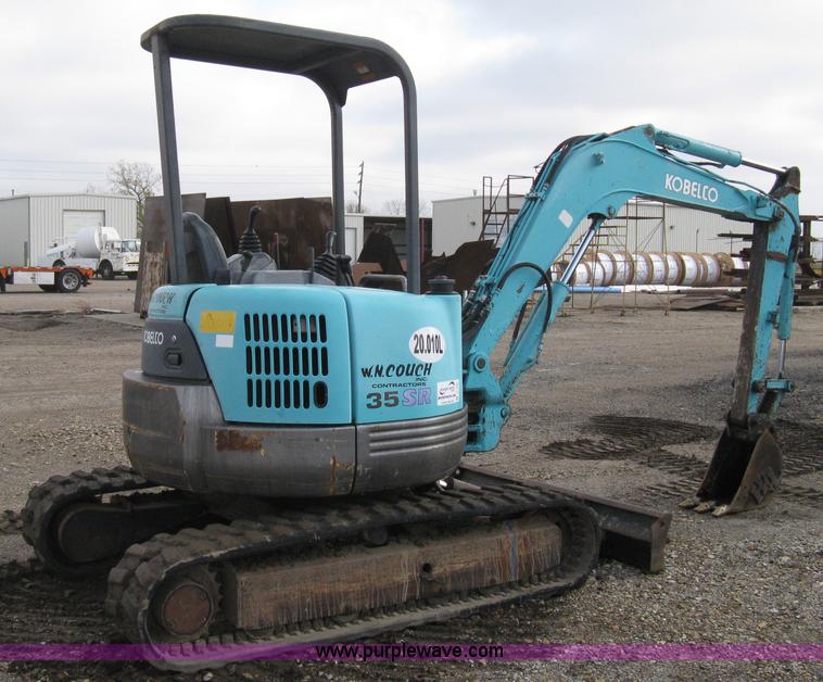 image for item A4481 2001 Kobelco 35SR compact excavator