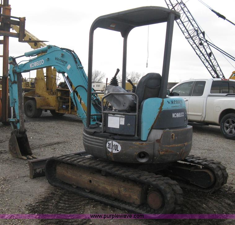 image for item A4481 2001 Kobelco 35SR compact excavator