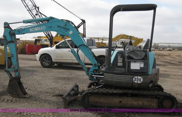 image for item A4481 2001 Kobelco 35SR compact excavator