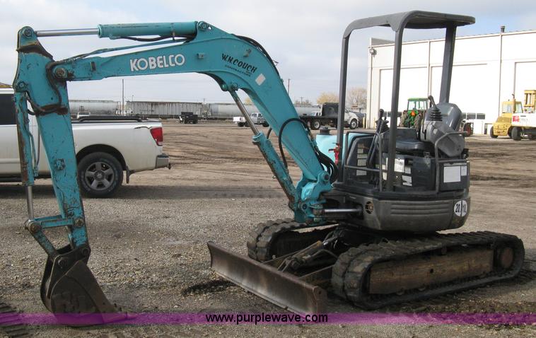 image for item A4481 2001 Kobelco 35SR compact excavator