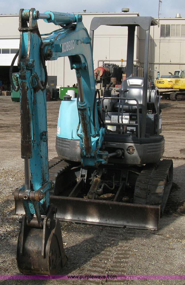 image for item A4481 2001 Kobelco 35SR compact excavator