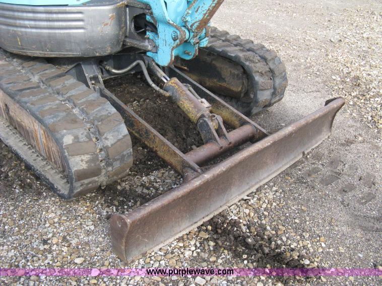 image for item A4481 2001 Kobelco 35SR compact excavator