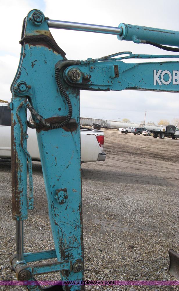 image for item A4481 2001 Kobelco 35SR compact excavator
