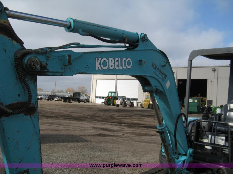 image for item A4481 2001 Kobelco 35SR compact excavator
