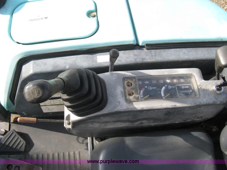 image for item A4481 2001 Kobelco 35SR compact excavator