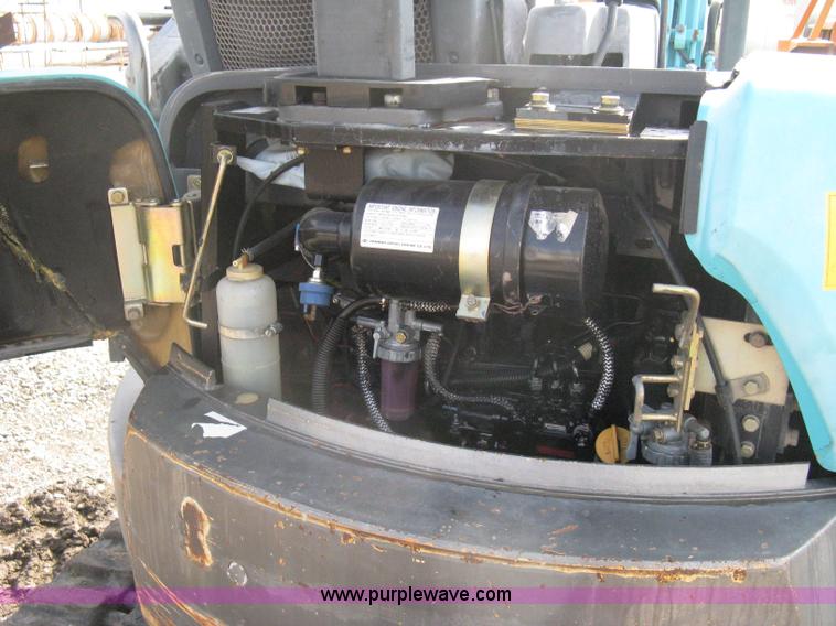 image for item A4481 2001 Kobelco 35SR compact excavator