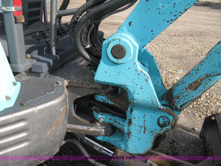 image for item A4481 2001 Kobelco 35SR compact excavator