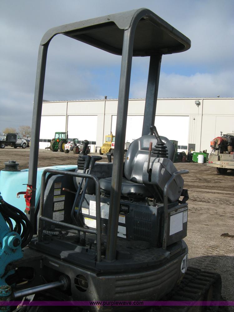 image for item A4481 2001 Kobelco 35SR compact excavator