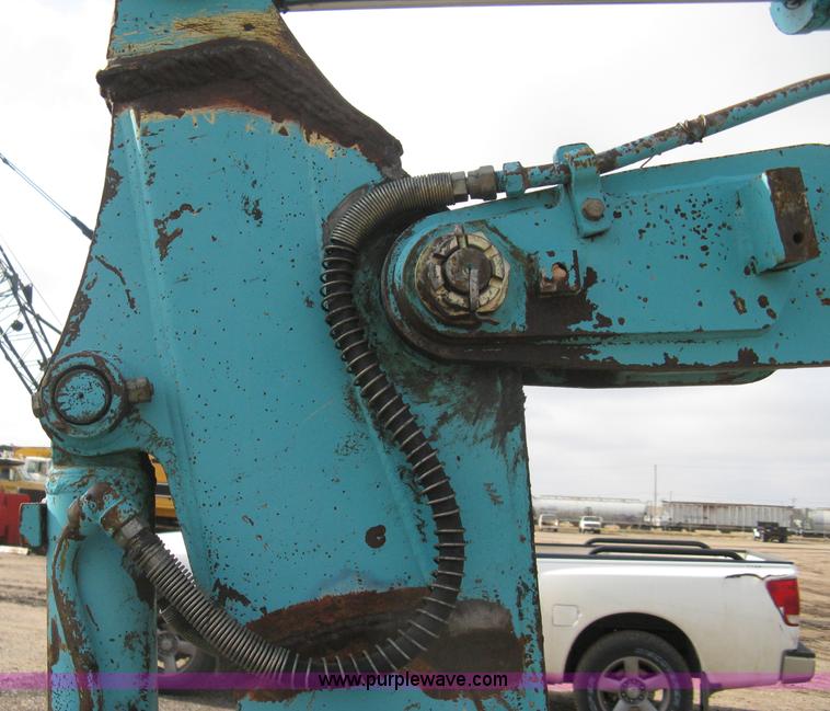 image for item A4481 2001 Kobelco 35SR compact excavator