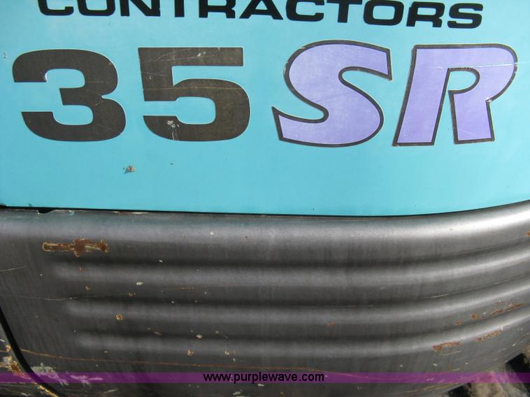 image for item A4481 2001 Kobelco 35SR compact excavator