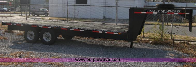image for item A4483 1982 LCT 20' gooseneck flatbed trailer