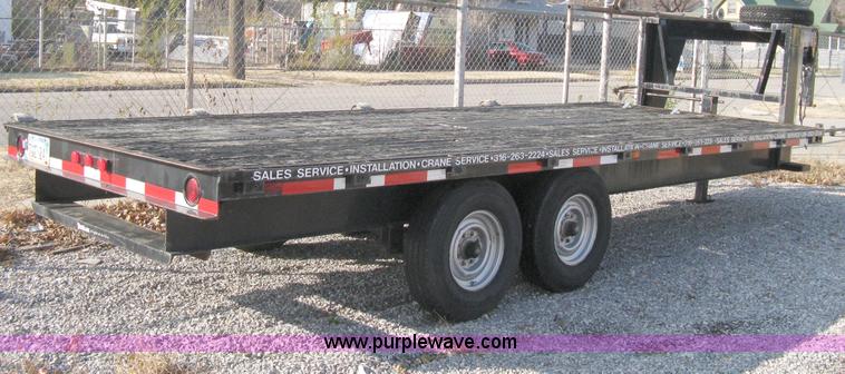 image for item A4483 1982 LCT 20' gooseneck flatbed trailer