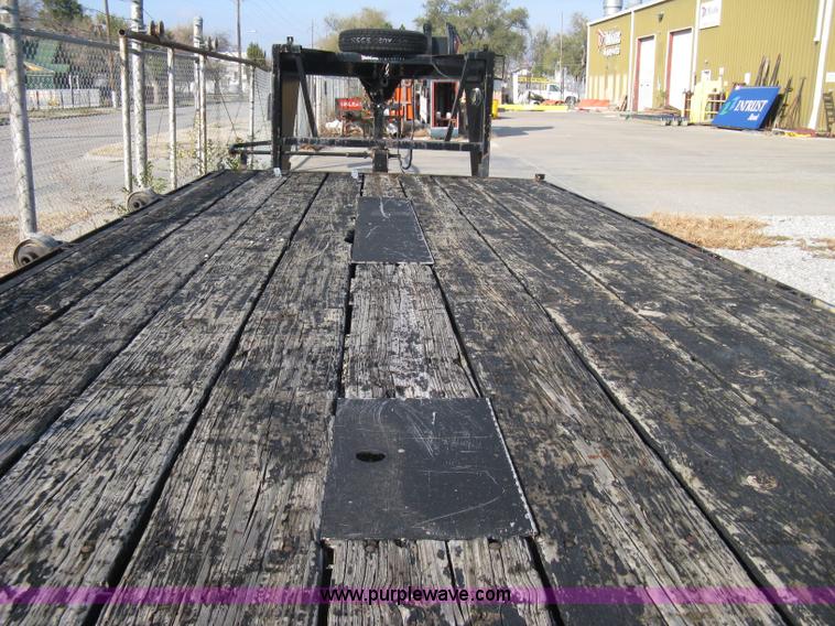 image for item A4483 1982 LCT 20' gooseneck flatbed trailer