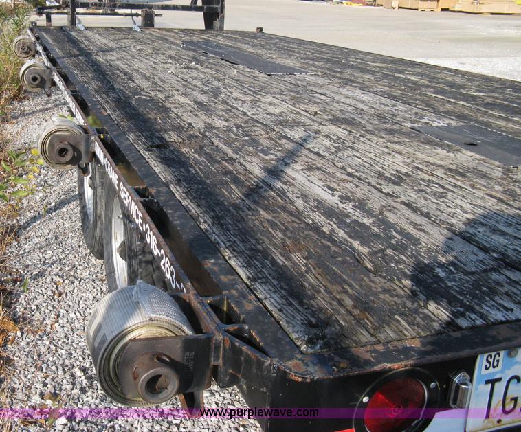 image for item A4483 1982 LCT 20' gooseneck flatbed trailer