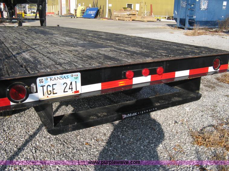 image for item A4483 1982 LCT 20' gooseneck flatbed trailer