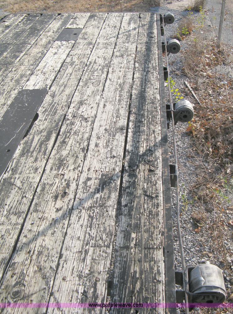 image for item A4483 1982 LCT 20' gooseneck flatbed trailer