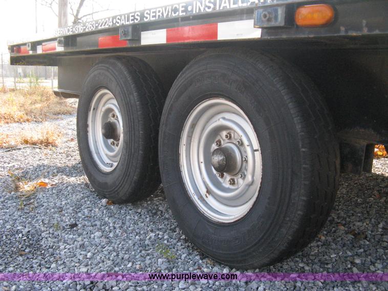 image for item A4483 1982 LCT 20' gooseneck flatbed trailer