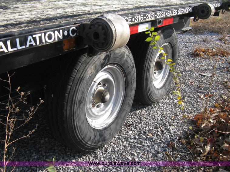 image for item A4483 1982 LCT 20' gooseneck flatbed trailer