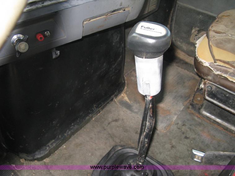 image for item A4487 1990 Ford LTA9000 Aero Max 106 semi truck