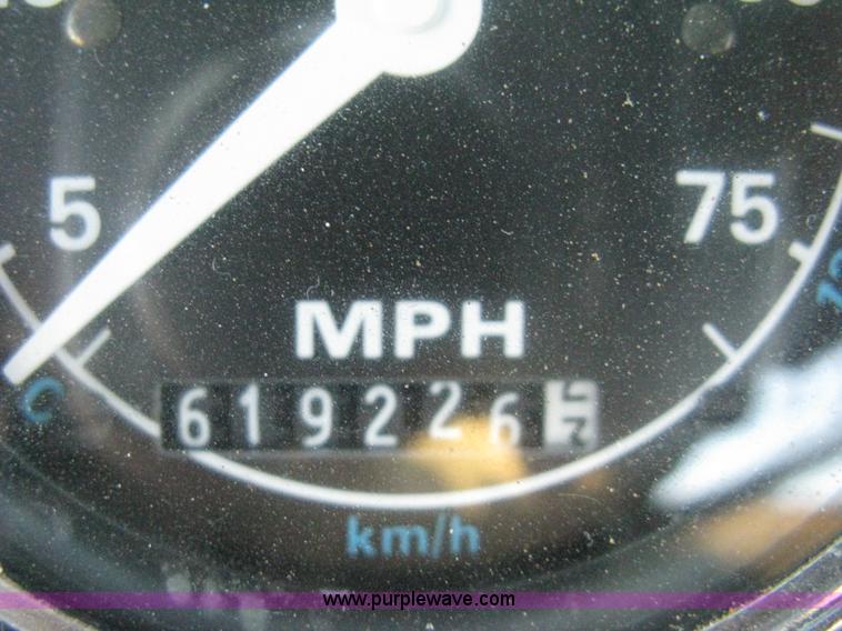 image for item A4487 1990 Ford LTA9000 Aero Max 106 semi truck