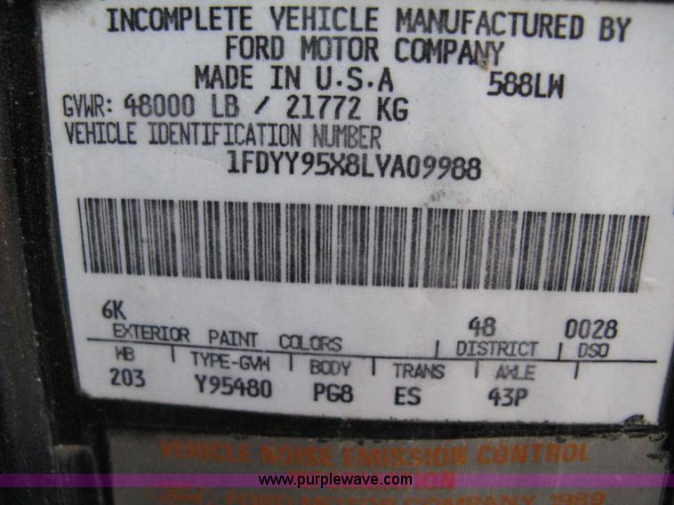 image for item A4487 1990 Ford LTA9000 Aero Max 106 semi truck