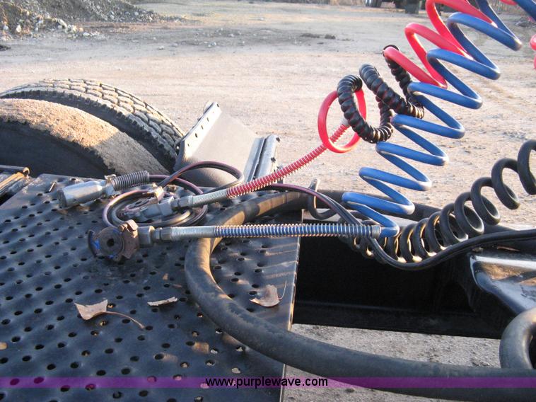 image for item A4487 1990 Ford LTA9000 Aero Max 106 semi truck