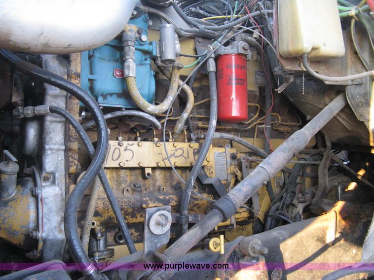 image for item A4487 1990 Ford LTA9000 Aero Max 106 semi truck